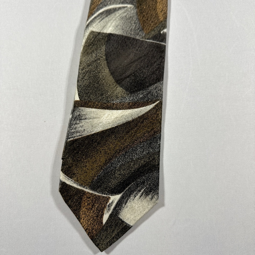 Men’s Italian Silk Bachrach Necktie - Picture 2 of 6